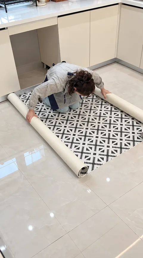 281｜キッチンの雰囲気を変えるフロアマット✨